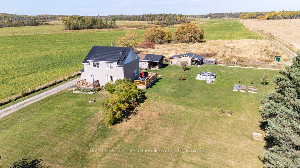Set against open pasture views, this rural property has a calm, country setting.