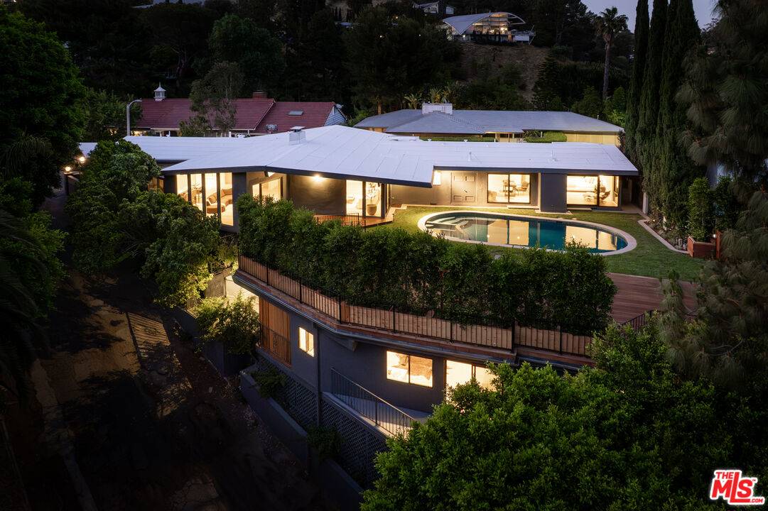 2247 Chelan Pl 5BR Hollywood Hills East La
