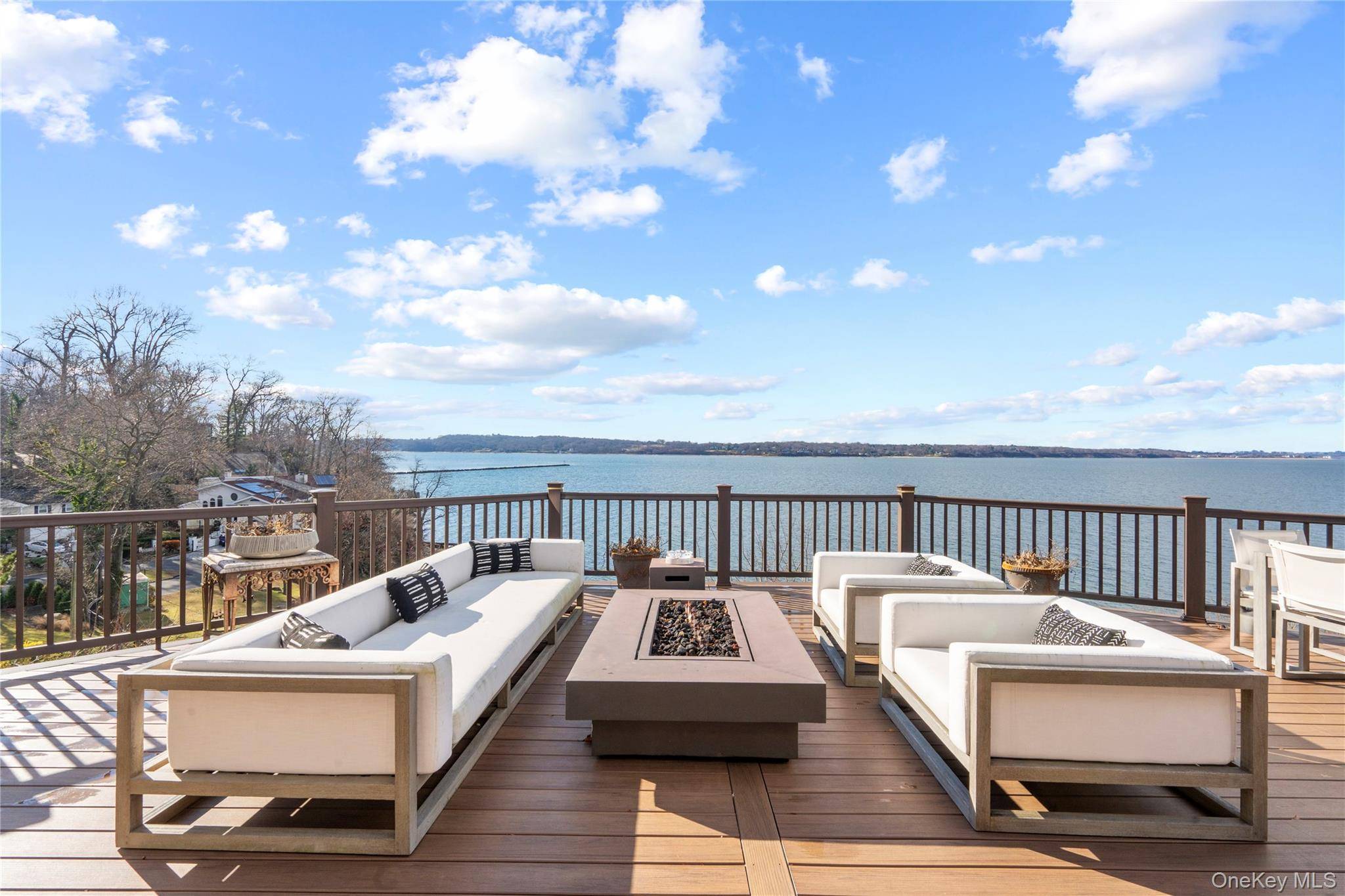Luxury Beachfront Retreat what a way to live !
