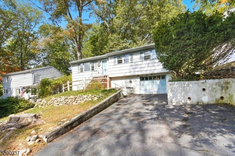 Enjoy one floor living in this three bedroom one full bath ranch on quiet cul del sac in Dogwood section of Oakland.