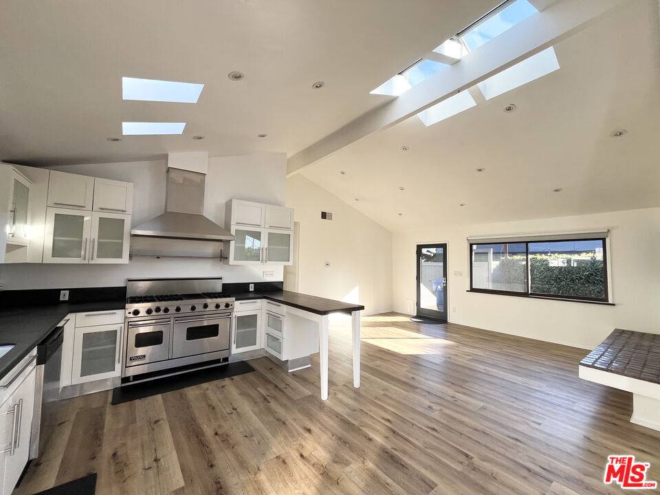 602  Victoria Ave 3BR Marina Del Rey La