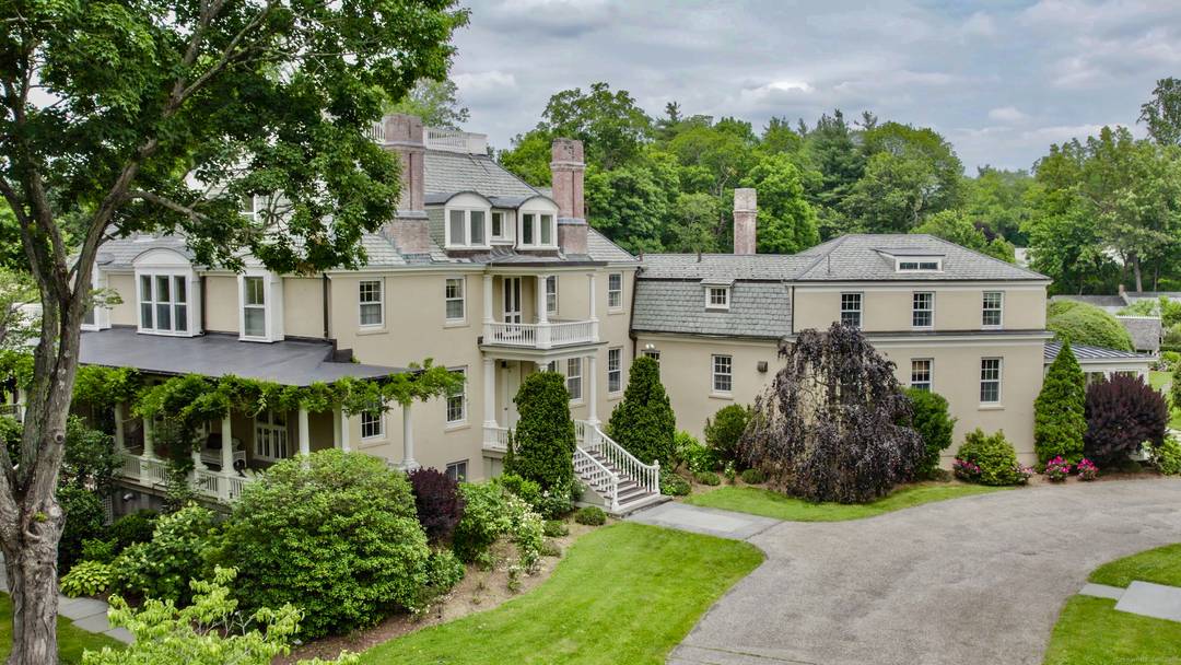 Tucked away on over 4. 5 private acres off Historic Mountain Spring Road this Georgian inspired estate is an extraordinary example of American architectural heritage.