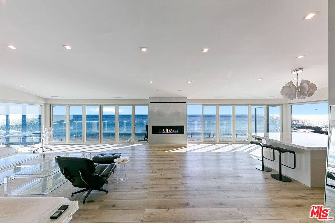 25216 Malibu Rd 2BR Malibu La