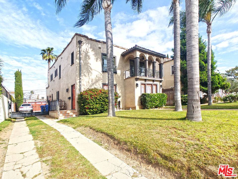 1208 S Longwood Ave Miracle Mile LA