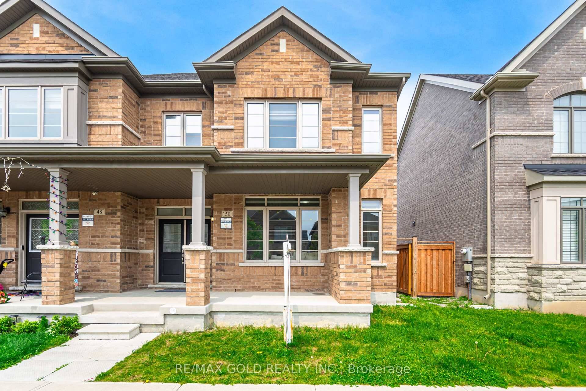 END UNIT FREEHOLD TOWN NO MAINTENANCE FEE NO POTL FEE.