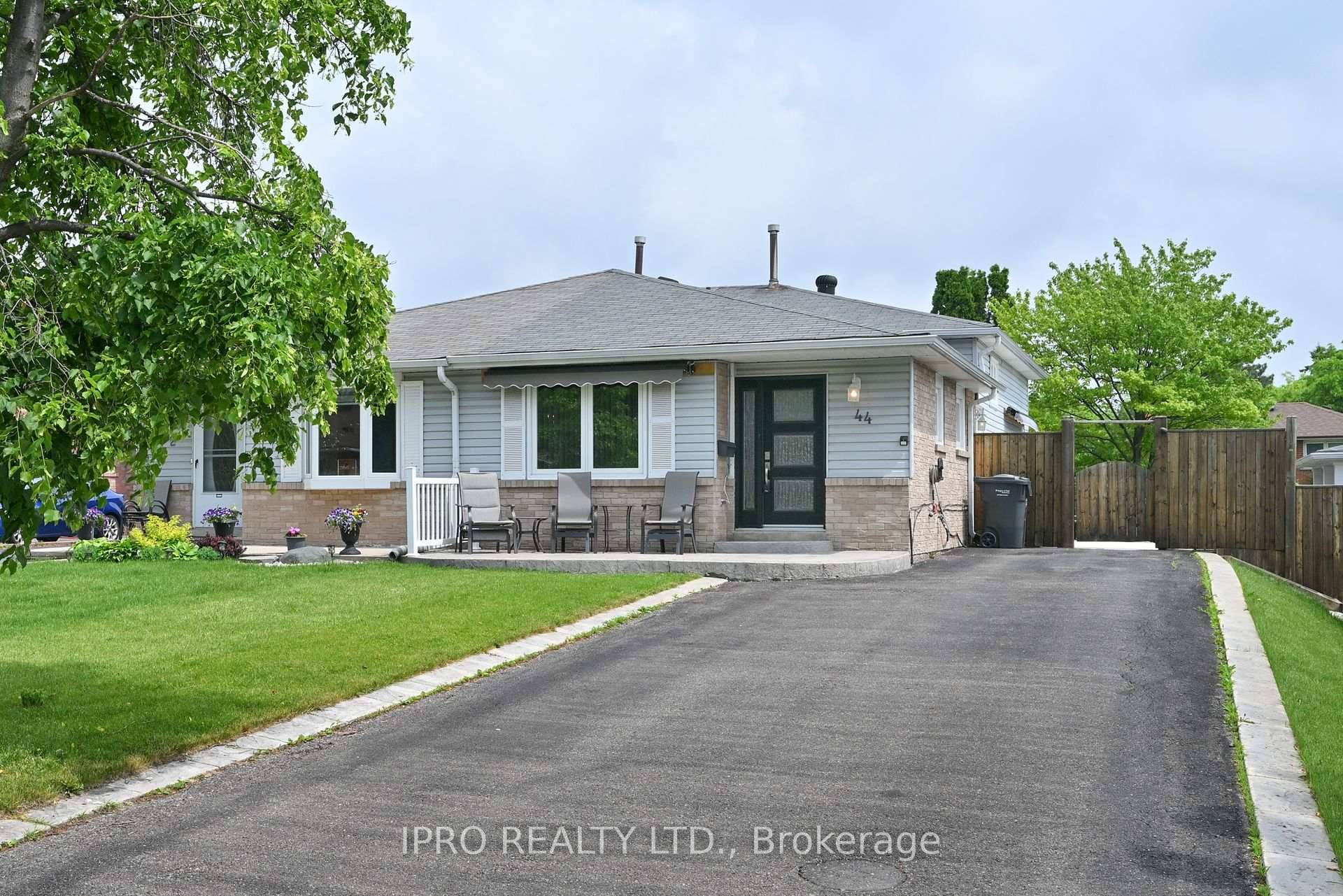 Charming and Well Maintained 3 bedroom home.