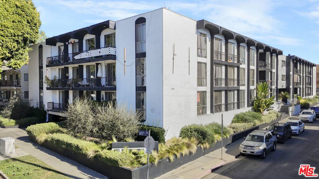 8011 Romaine St 74BR Hollywood Hills East La