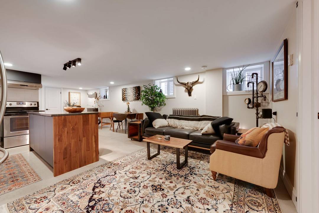 Looking for a beautifully finished, fully furnished suite in one of Toronto's most desirable neighbourhoods ?