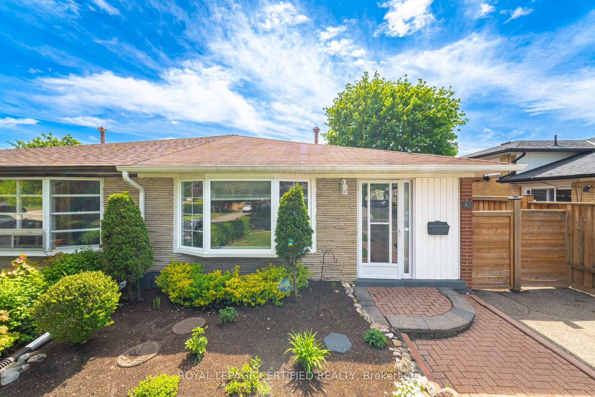 Tucked away on a Nicely Manicured Fully Fenced Lot in Brampton's sought after Northwood Park.