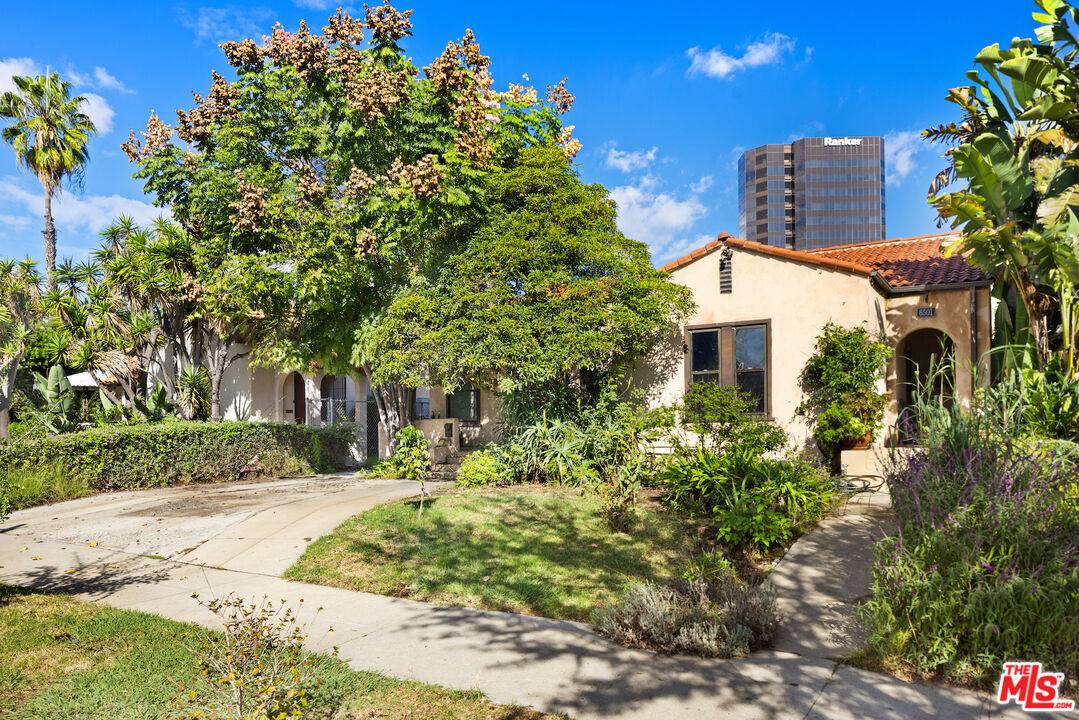 6501   Commodore Sloat Dr 5BR Beverly Grove La
