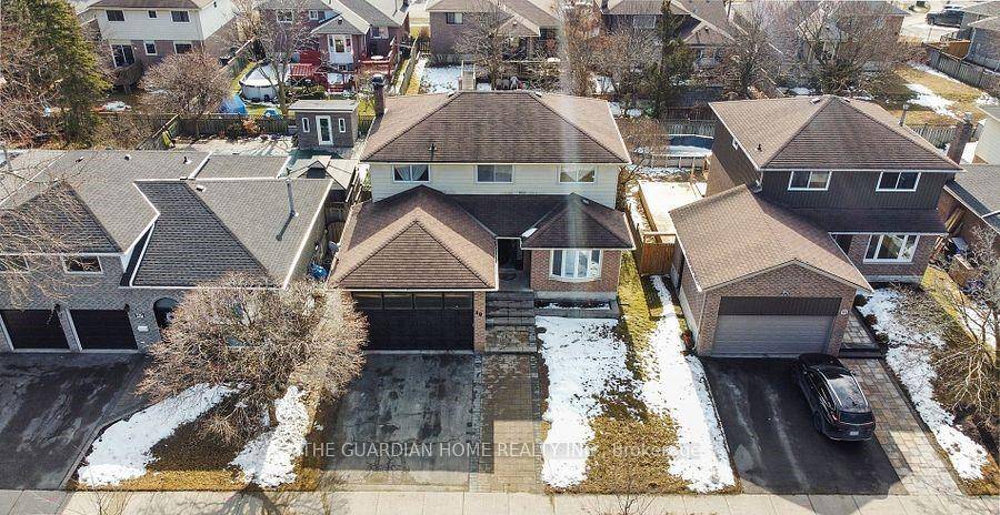 Awesome Cherrywood model 2150 sqft bright open layout, many updates including flooring amp ; staircase, upgraded kitchen, upgraded bathrooms, sauna 90 complete, Bright inviting kitchen open to family room w ...
