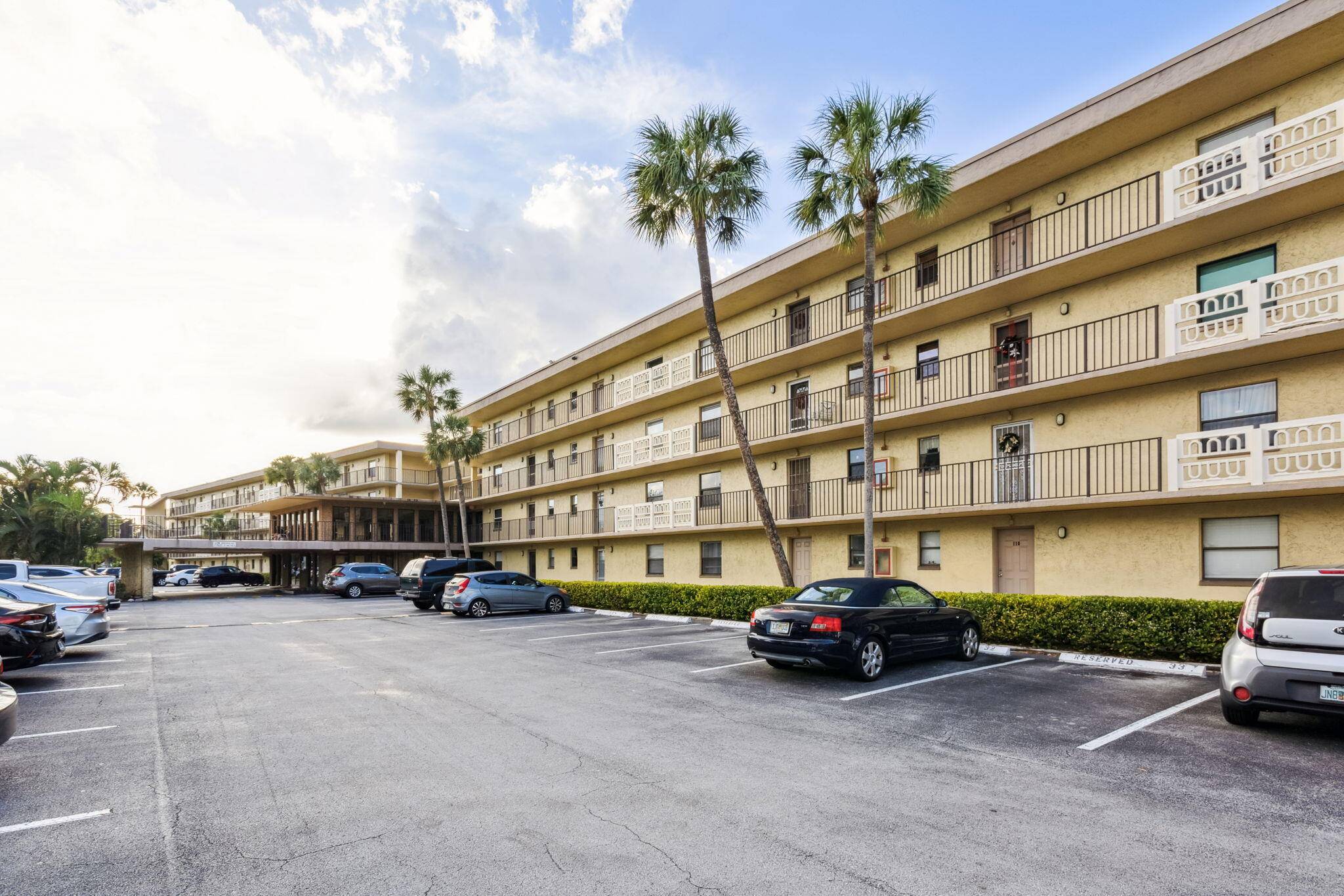 Charming 2 2 in Popular Boca Dunes Updated Move In Ready !