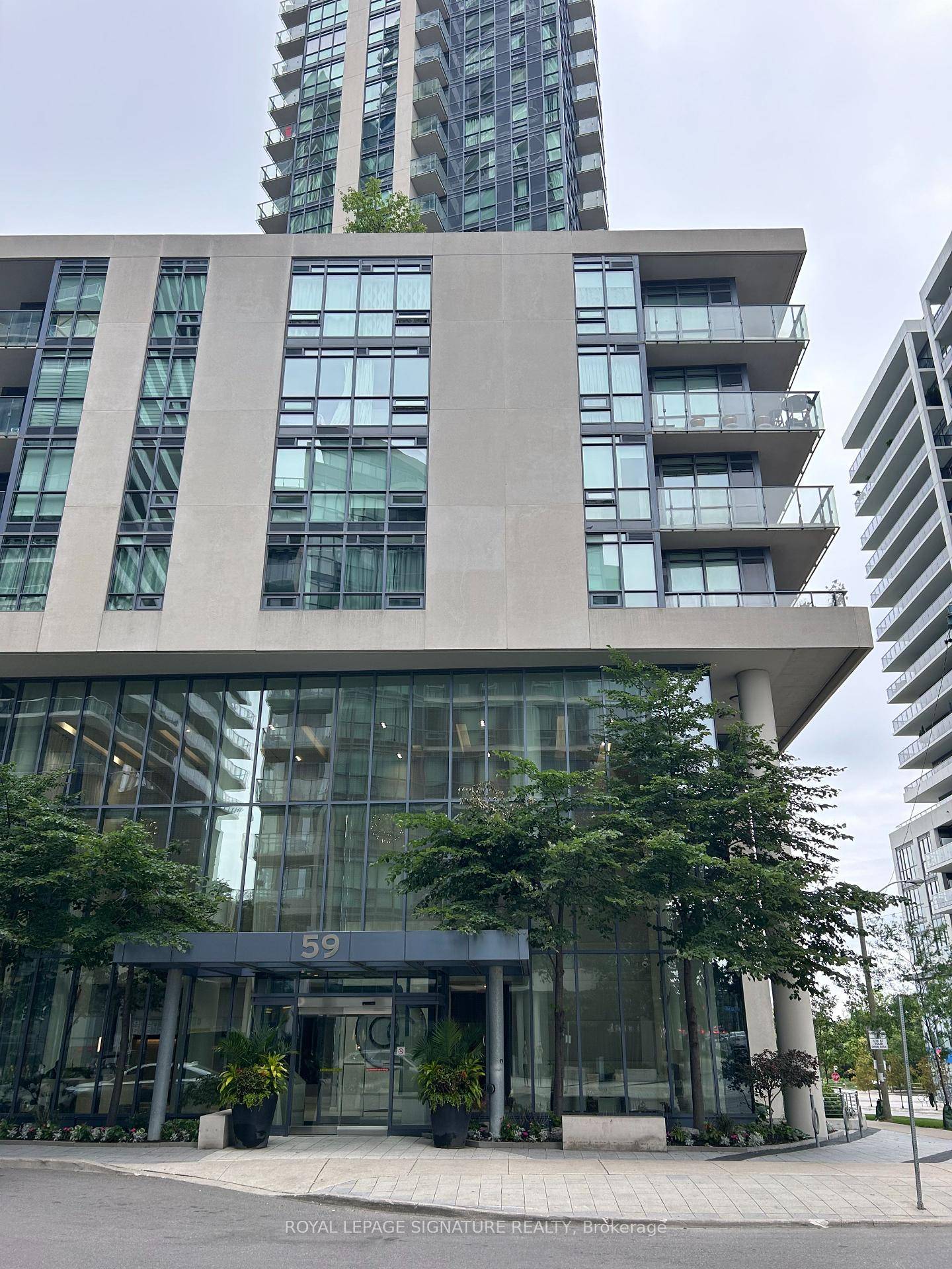 Welcome to this luxurious waterfront condo in the prestigious Ocean Club residence.