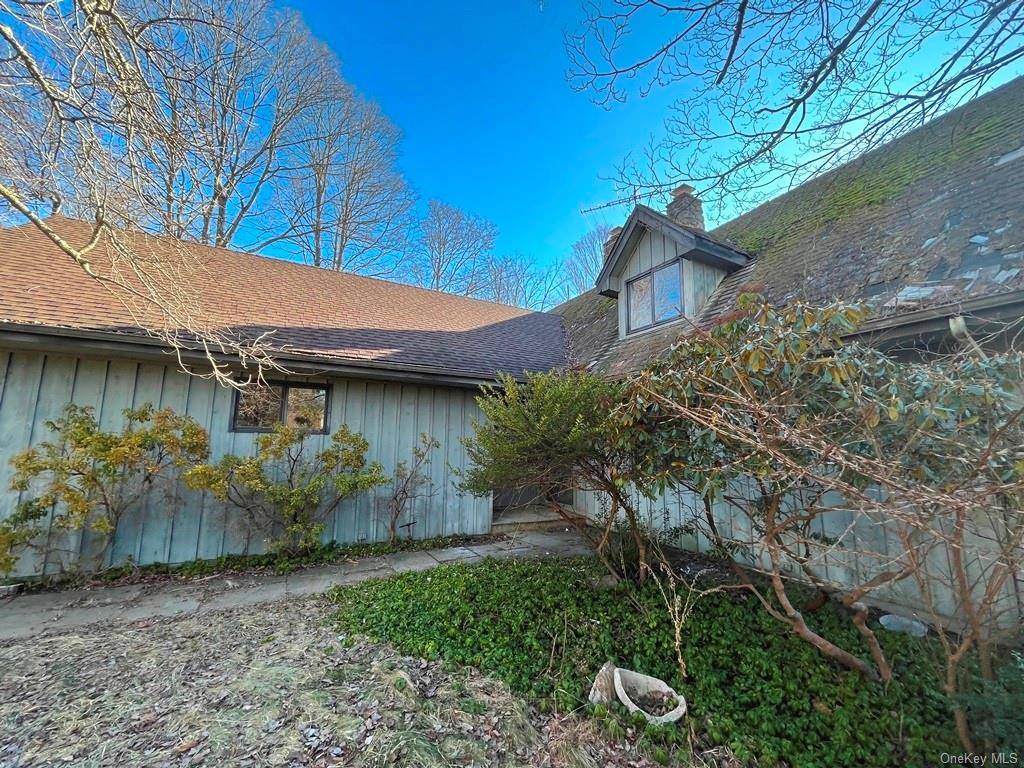 Come see this beautiful farm style home which consists of four bedrooms, three full bathrooms, and 3000 square feet of living space.