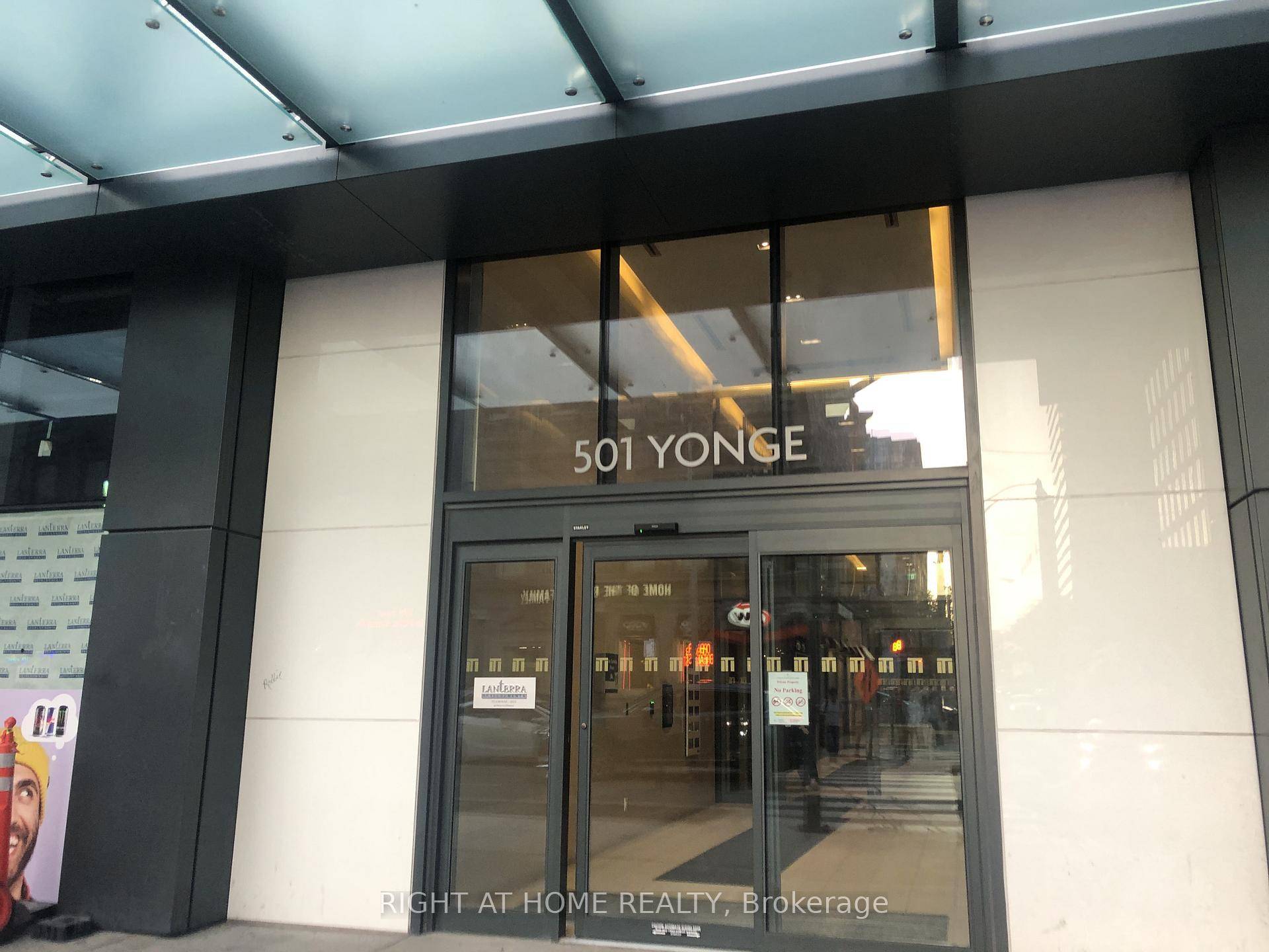 Welcome to Suite 901 at 501 Yonge Street !