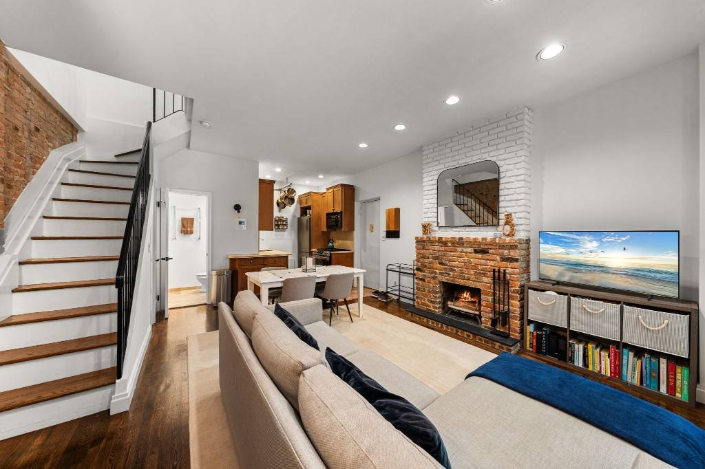261 West 71st Street 9 is a rarely available two bedroom, two bathroom duplex that offers both character and convenience in the heart of the Upper West Side.