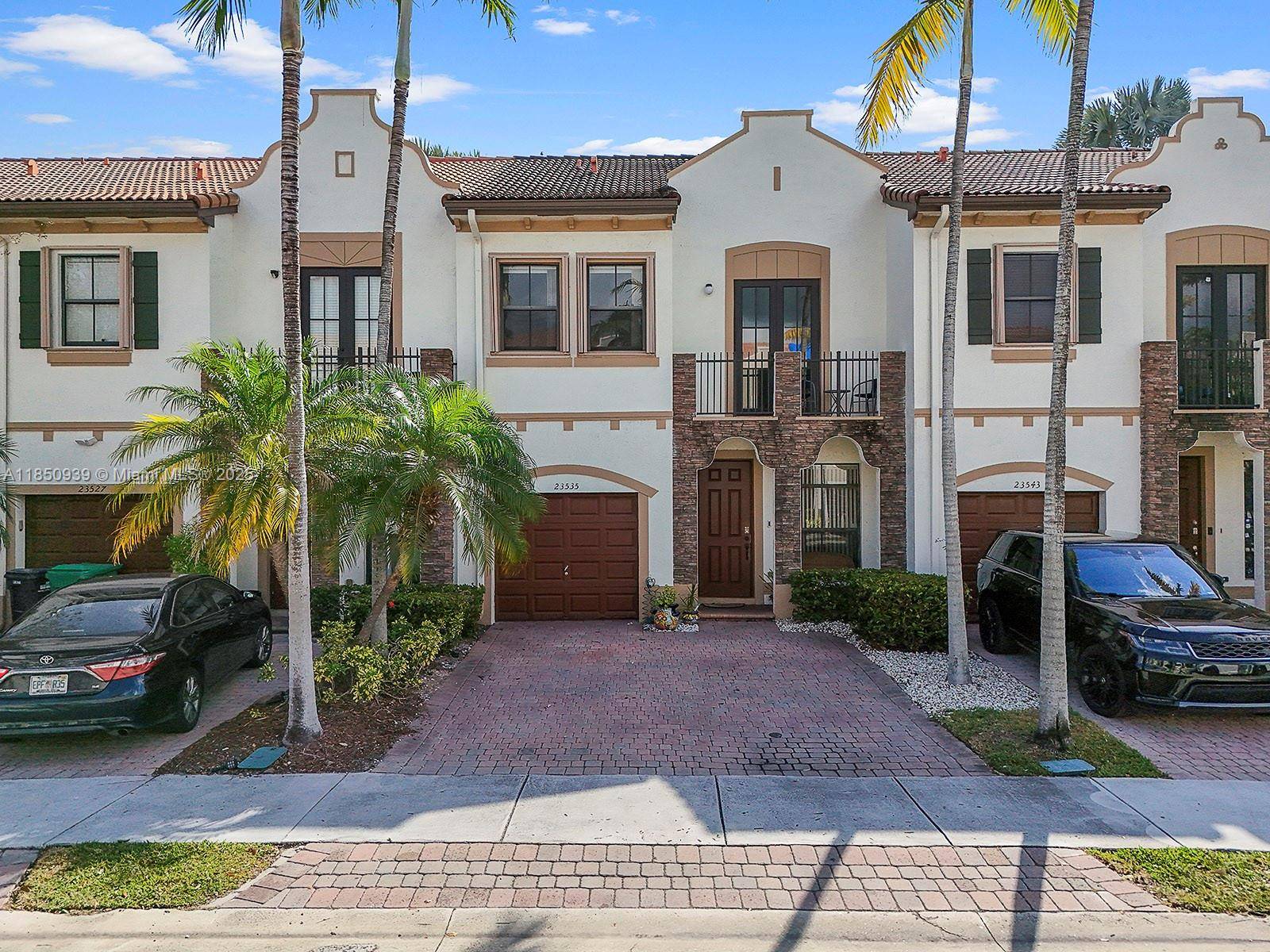 Awesome 3 Bed 2. 5 Bath Townhome in Silver Palms !