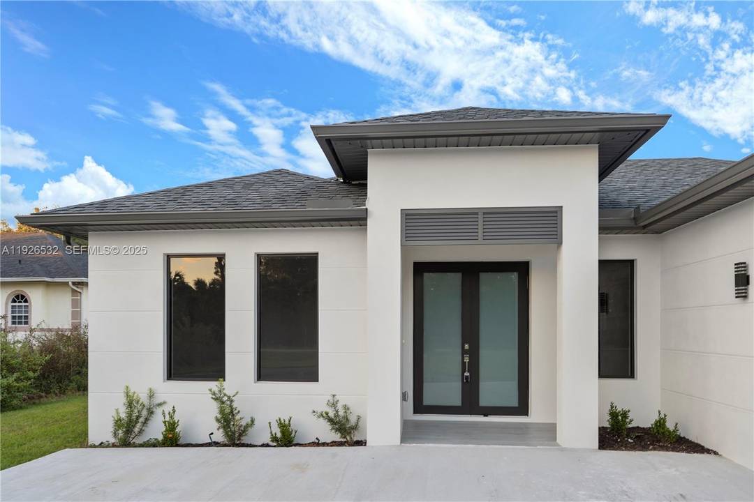 READY TO MOVE IN NOW This stunning 3 bedroom den new construction home sits on an oversized 1.