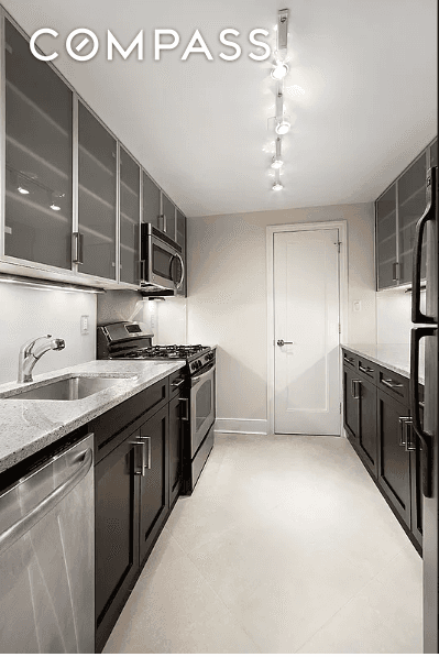 Come tour this MASSIVE 2 bedroom 2 bathroom apartment located in the heart of the West Village !