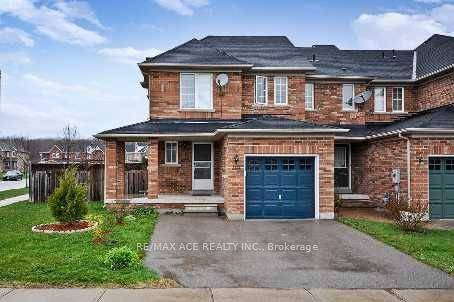 Freehold End Unit Townhouse In a Desirable Lake Wilcox Area, Fully Fenced Yard, Approx 1300 Sqft.