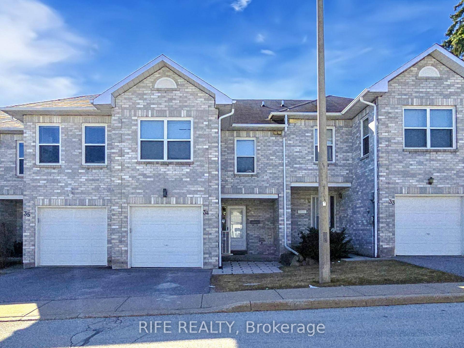 LOW MAINTENANCE amp ; IDEALLY LOCATED STACKED TOWNHOME IN SOUTH BARRIE !