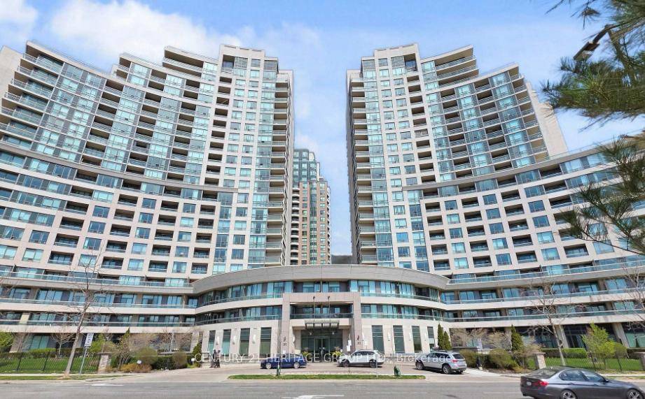 Spacious And Bright Suite Located in The Heart Of Yonge and Finch !