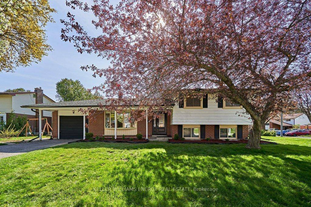 Welcome to 480 Waverly St N, Oshawa a bright and well maintained 1 bedroom, 1 bath lower level apartment with a private, separate entrance in a mature neighbourhood.