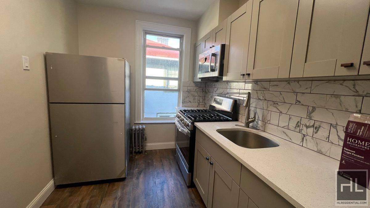 Freshly gut renovated modern 4 bedrooms with washer and dryer in the unit.