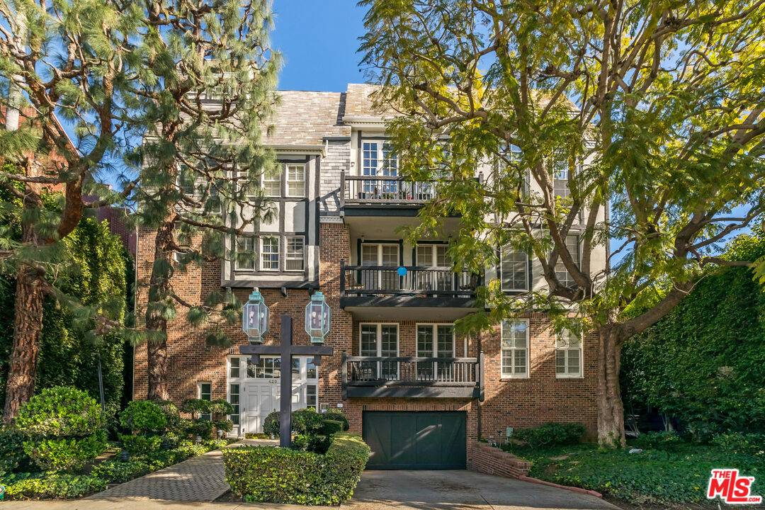 420  S Barrington Ave 2BR Brentwood La