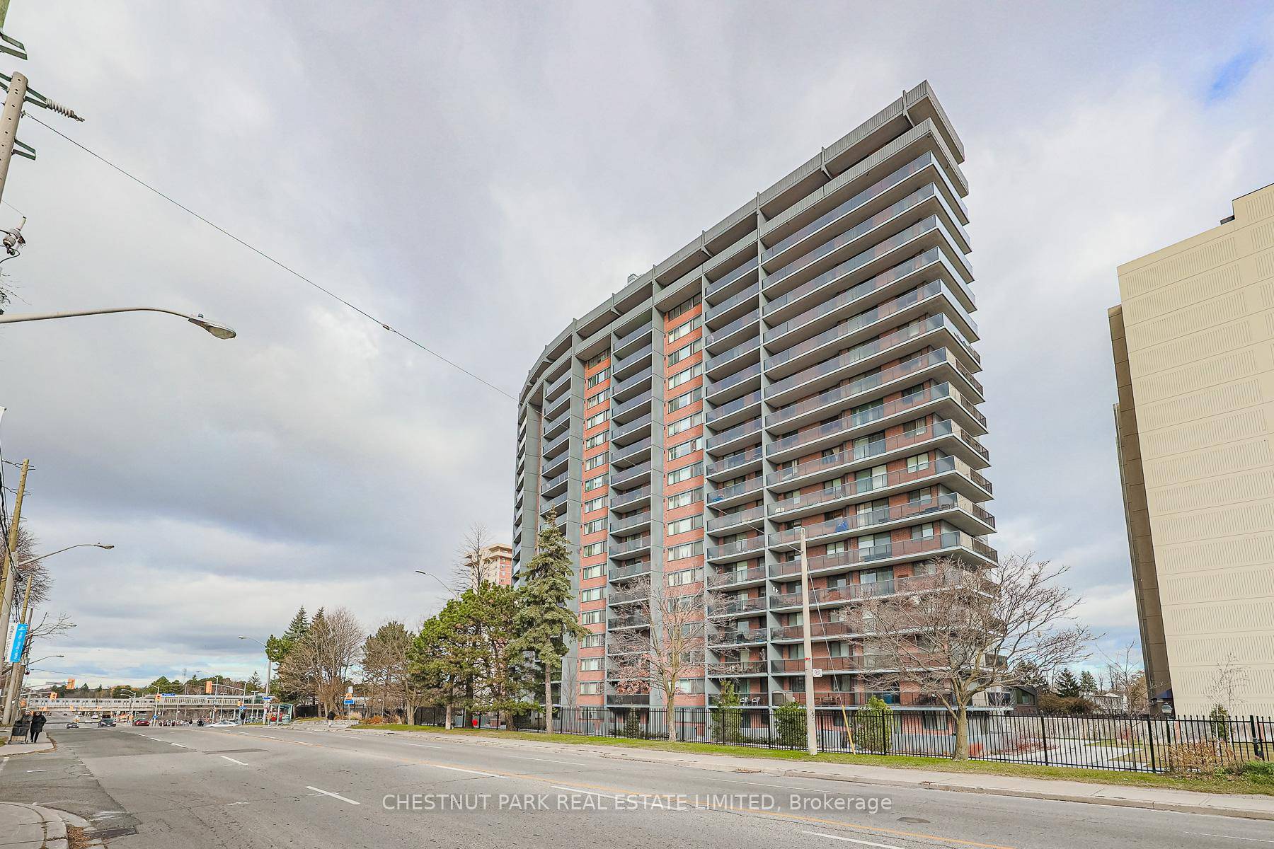 Great Opportunity To Own A Bright And Spacious One Bedroom, One Bath, With A Large West Facing Balcony And Beautiful Unobstructed View.