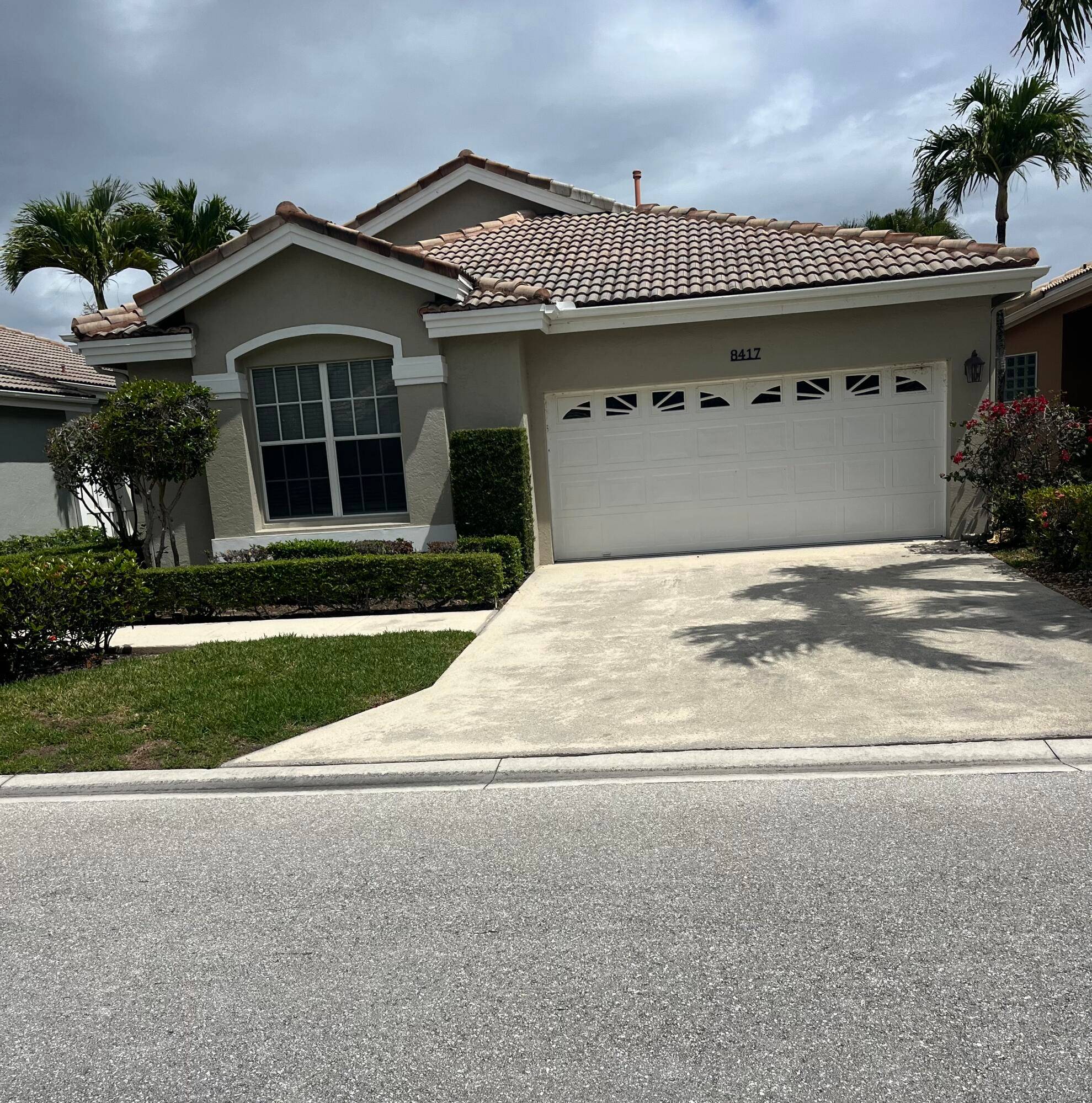 Gorgeous 3 bedroom home fully furnished available now to rent in a safe gated community.