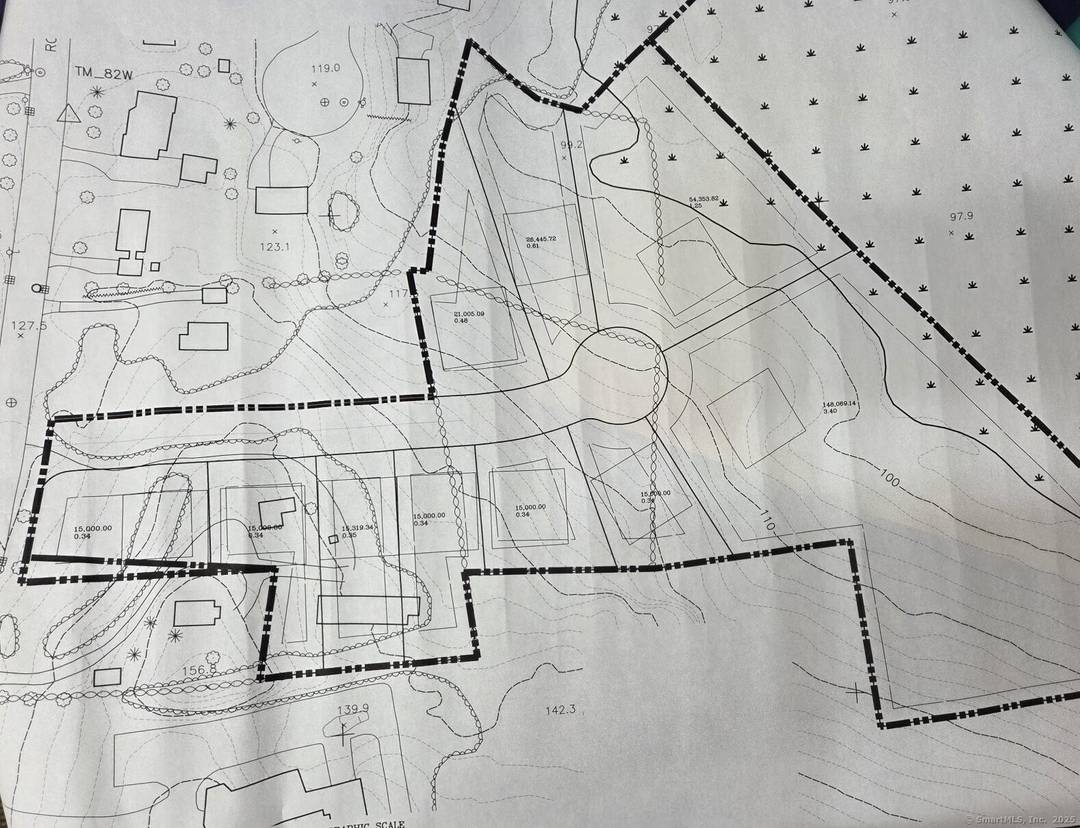 41 Acres on Cross Road, Waterford Prime Development Opportunity Discover the possibilities with this expansive 41 acre parcel located on Cross Road in Waterford's R 20 zone.