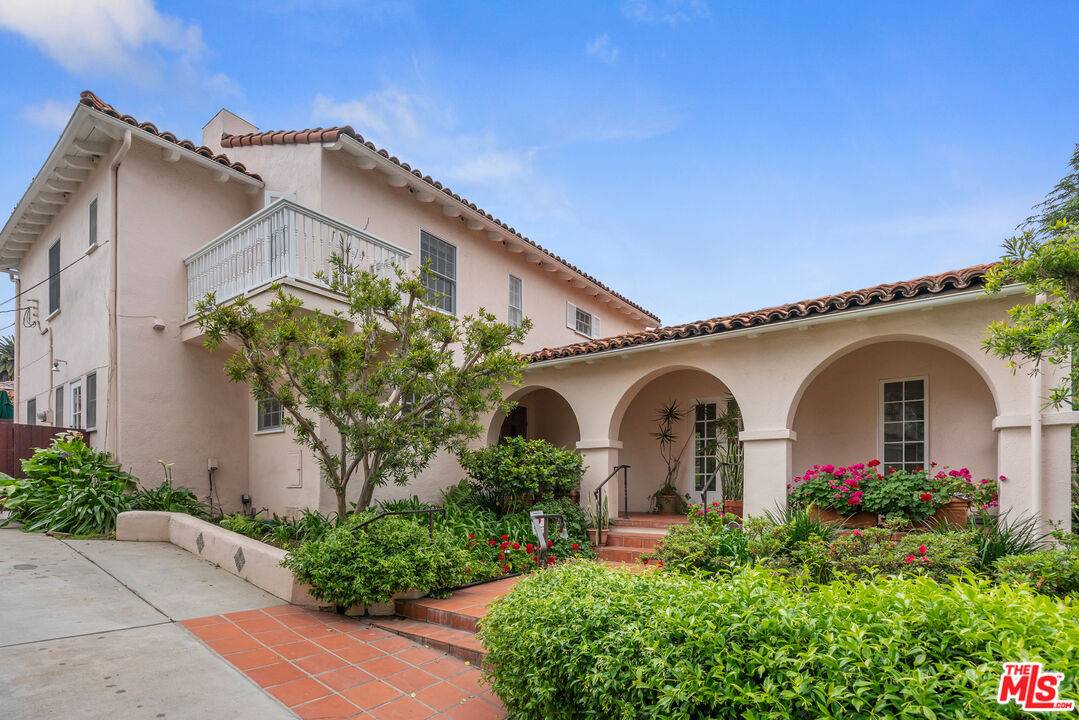 1434 Warner Ave 4BR Westwood La