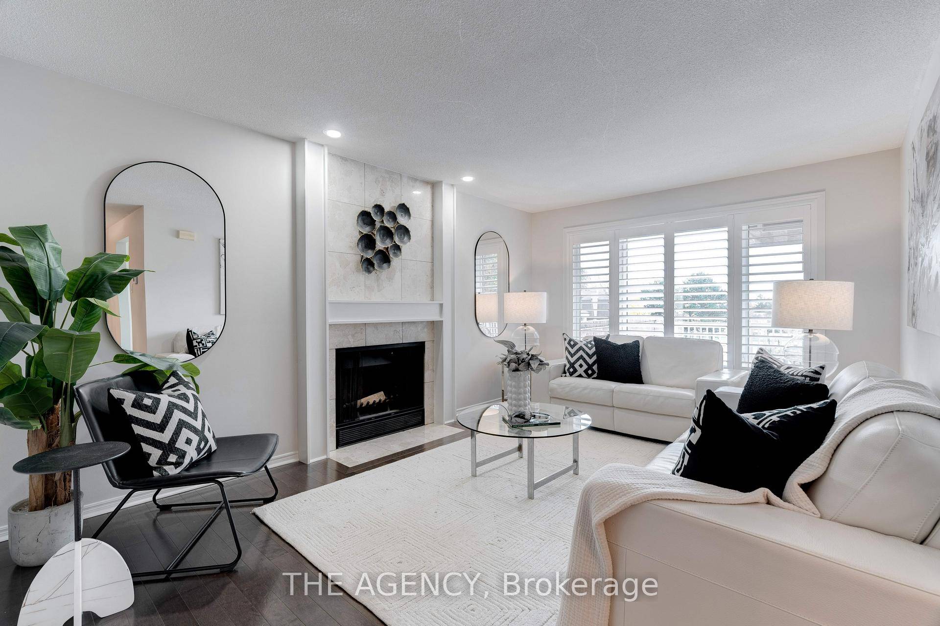 Welcome to this beautifully updated end unit condo townhouse in one of Burlington's most desirable pockets offering over 1, 400 sq.