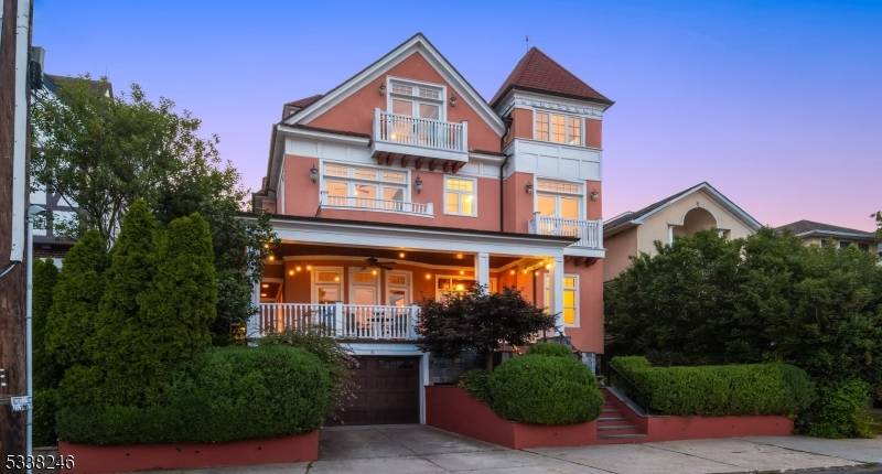 Presenting a beautifully restored Victorian masterpiece in the highly desirable Kings Bluff community, this architectural jewel offers sweeping, panoramic views of the iconic New York City skyline.