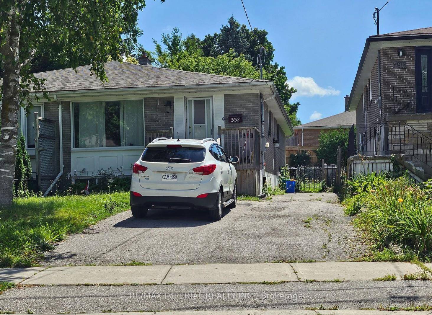 Brand new paint, 3 Bedroom Main Floor, Ensuit Laundry, Close To Shopping.