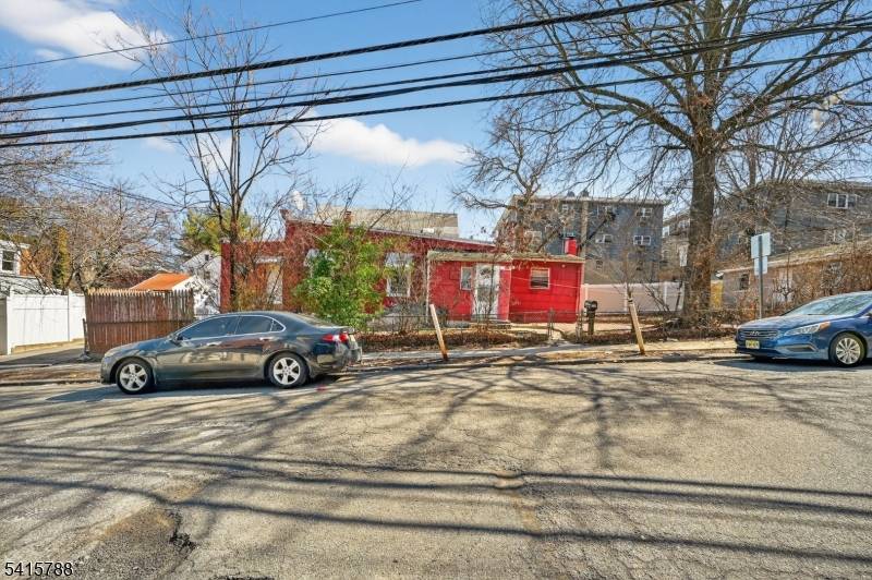 Attention builders and investors.