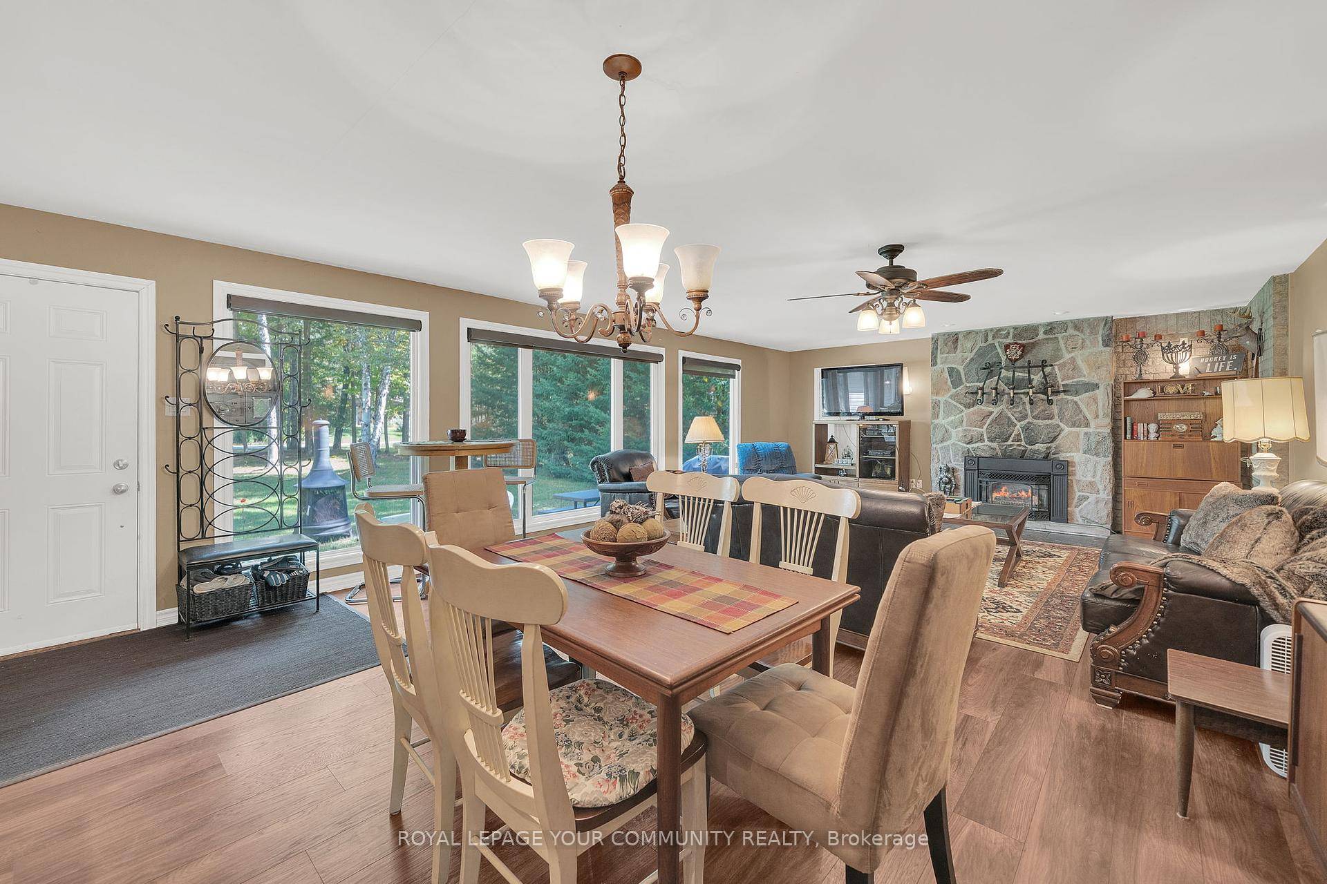 Available Immediately Offered Furnished !