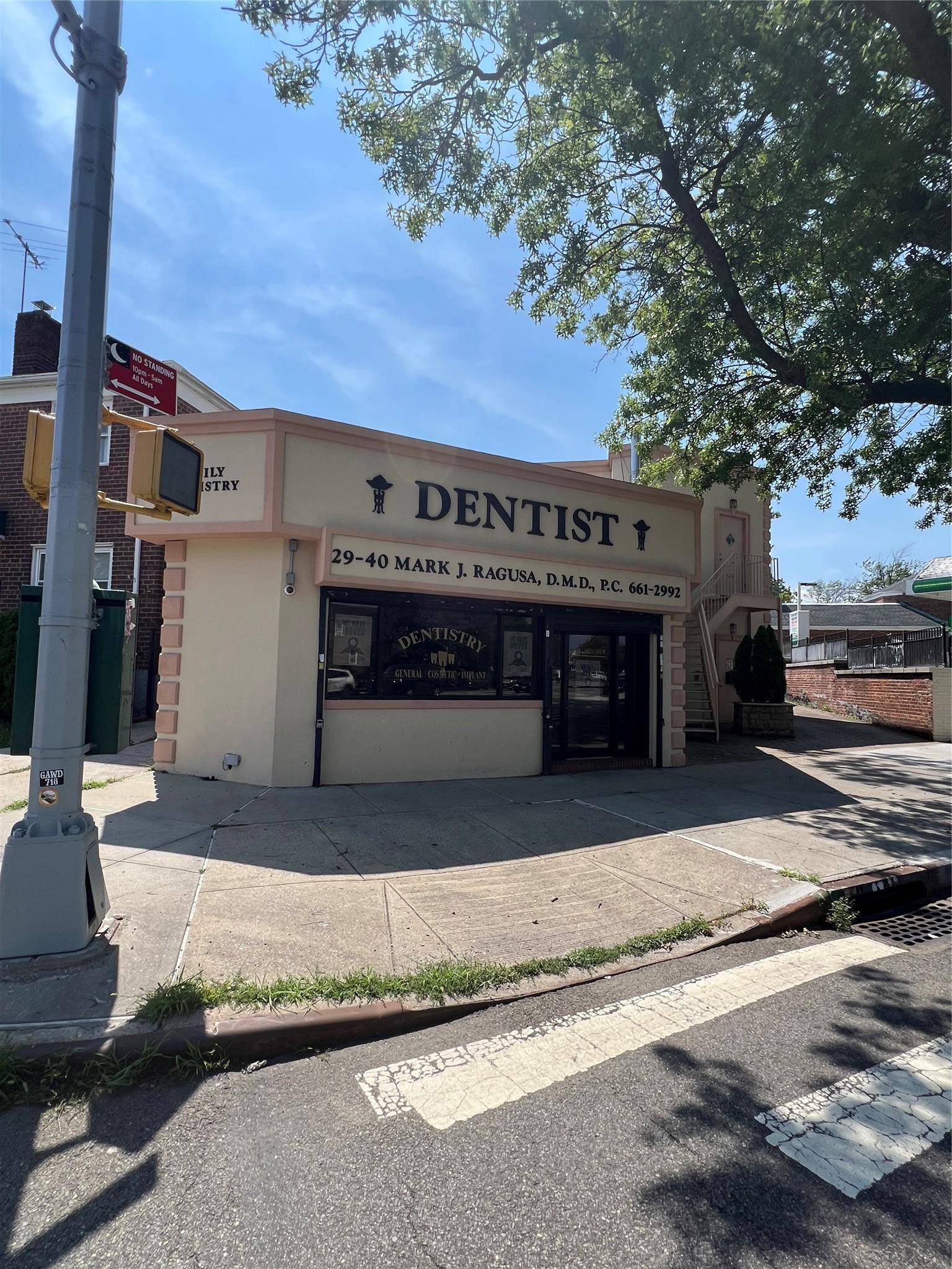 Dental Medical Office for lease in a very high traffic location.