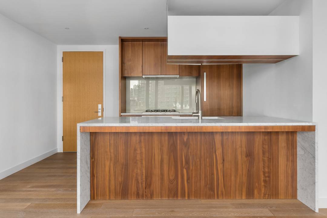 INVESTOR UNIT Tenant in place through August 2027 Beautiful two bedroom, two bathroom at the CORTE, a brand new full service building in Long Island City.