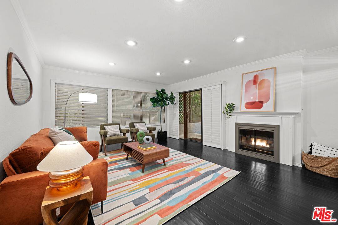 950 N Kings Rd 1BR Sunset Strip La