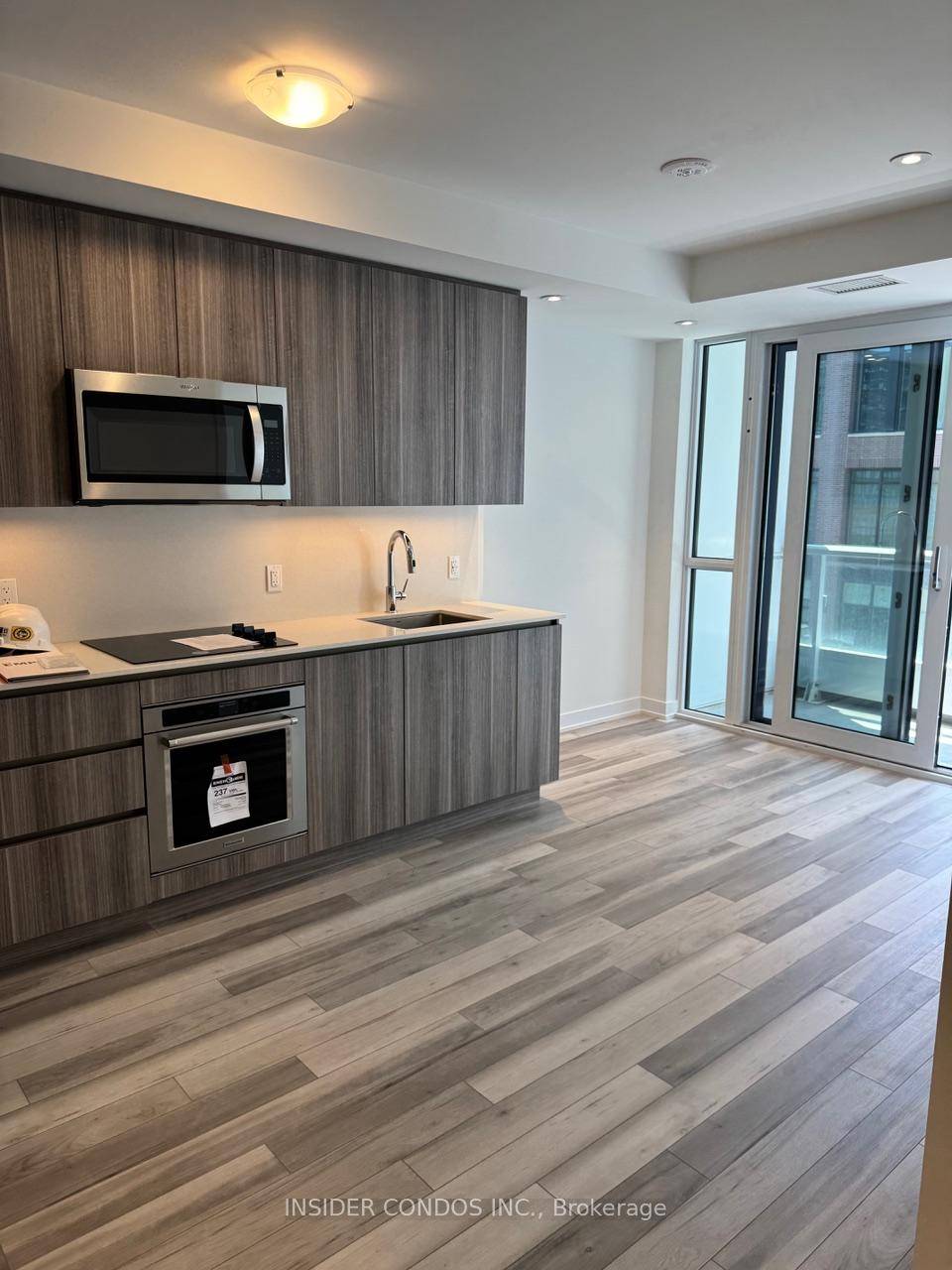 Welcome to Empire Quay House, where modern design meets exceptional waterfront living in Toronto's lively Harbourfront neighborhood.