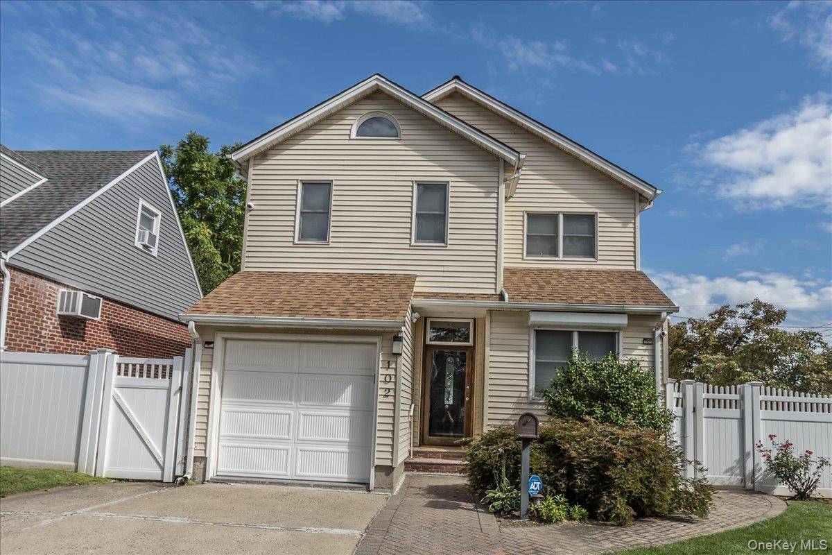 Welcome to your dream home in the heart of New Hyde Park !