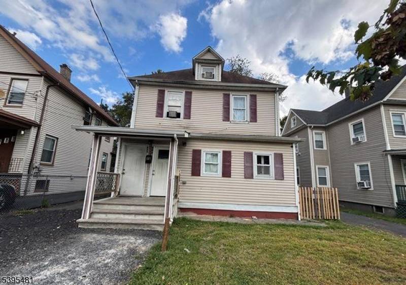 DO NOT DISTURB OCCUPANTS SOLD OCCUPIED Property is being sold as is and occupied ; interior access is not available.