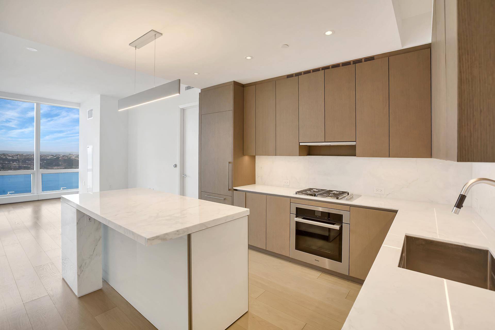 This 1 bedroom, 1. 5 bathroom apartment has everything you can imagine !