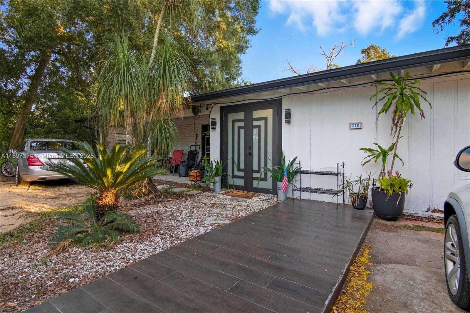 This stunning property offers 2, 018 sqft of spacious living with 5 bedrooms and 3 bathrooms, perfect for families or entertaining.