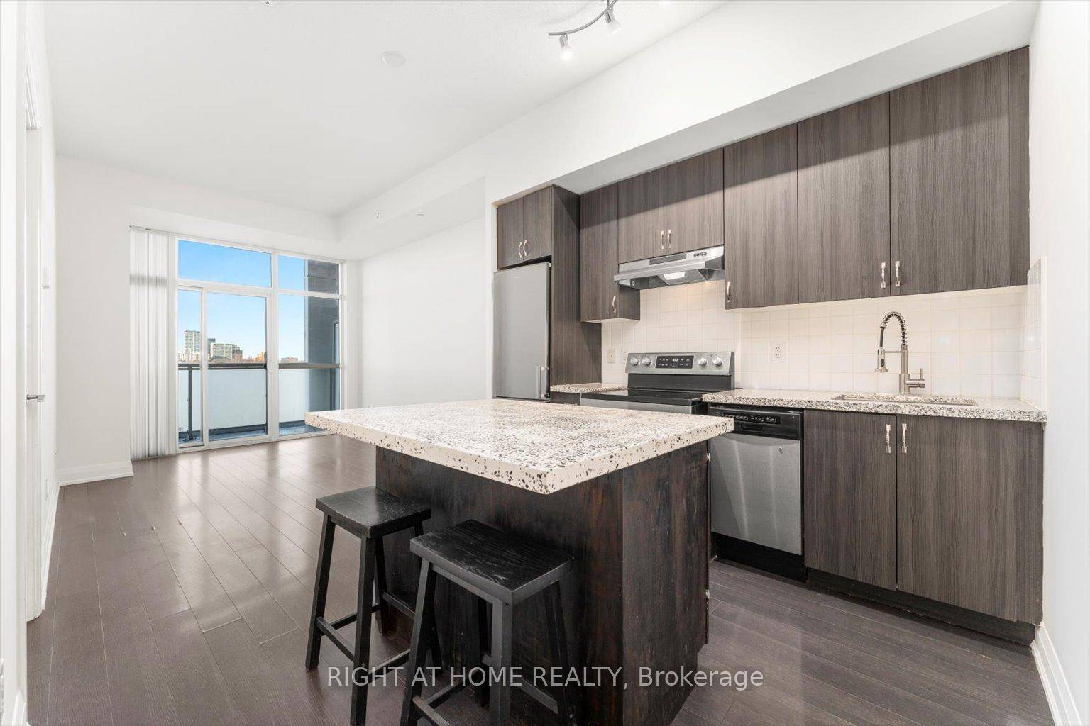 Welcome to modern luxury in the heart of Richmond Hill !