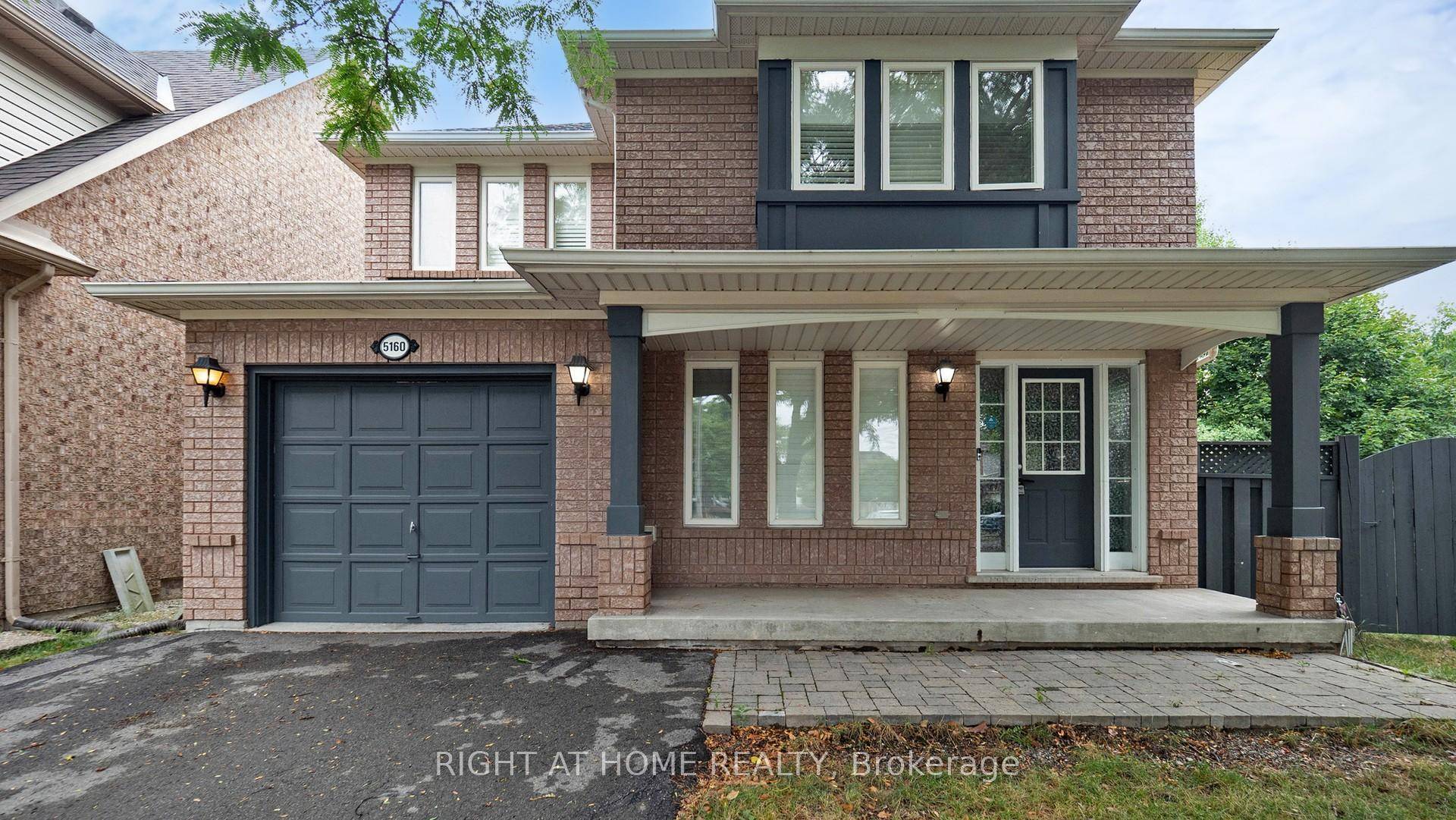 A well maintained 3 bedroom, 4 bathroom detached home in Burlingtons sought after Orchard neighbourhood.