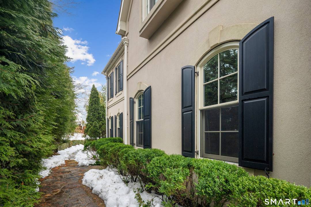 Tucked away in the heart of town yet offering remarkable privacy, this rare standalone 3 bedroom condo lives like a single family home just steps from New Canaan's shops, restaurants, ...