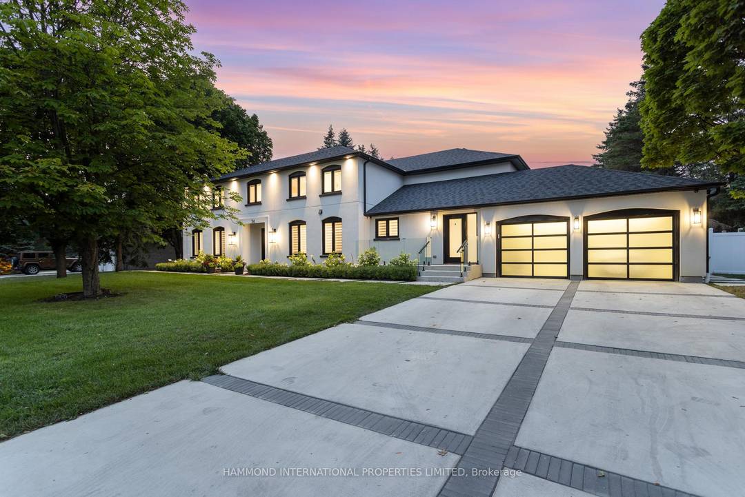 LA MAISON ECLANTATE Exquisite Luxury Estate in Prestigious King City Welcome to an extraordinary opportunity to own a truly exceptional estate nestled in one of King City's most coveted enclaves.